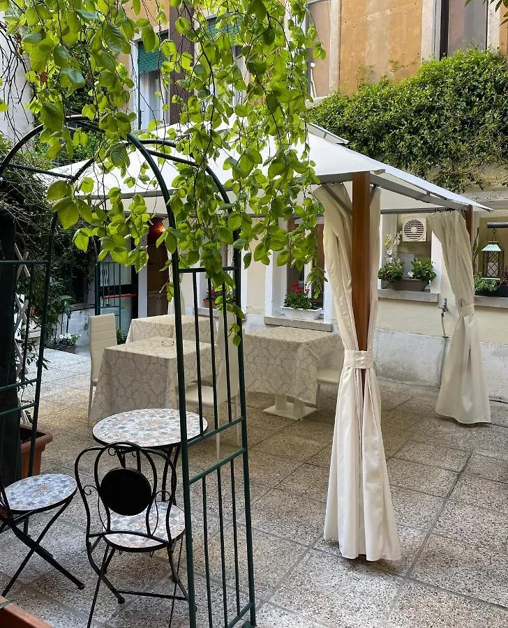 Hotel Apostoli Garden Venice