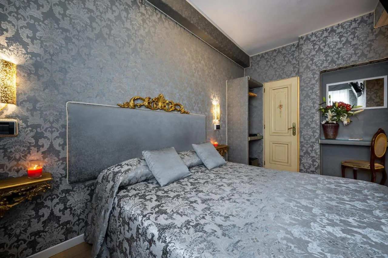 ***  Hotel Apostoli Garden Venice Italy