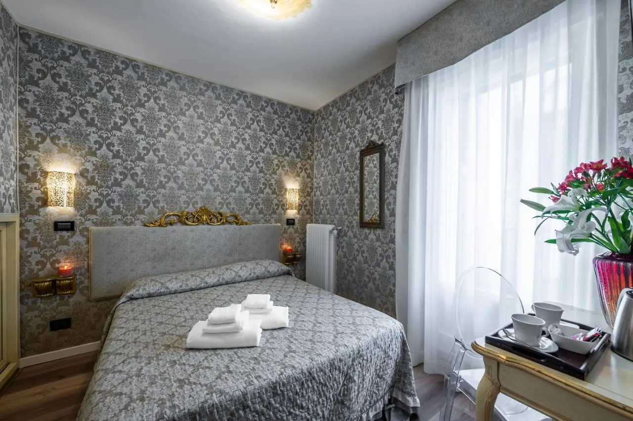 Hotel Apostoli Garden Venice 3*,  Italy