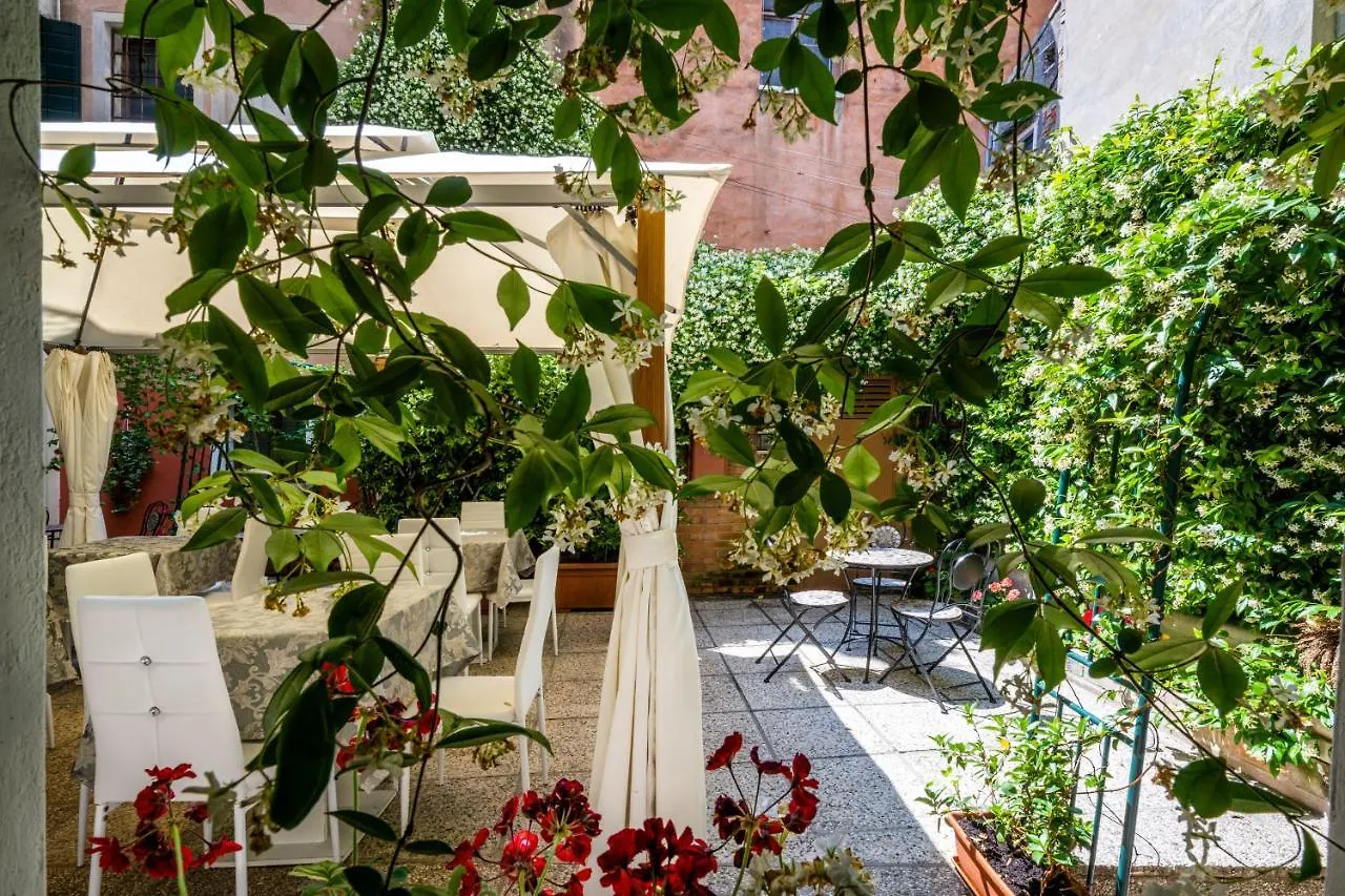 Hotel Apostoli Garden Venice